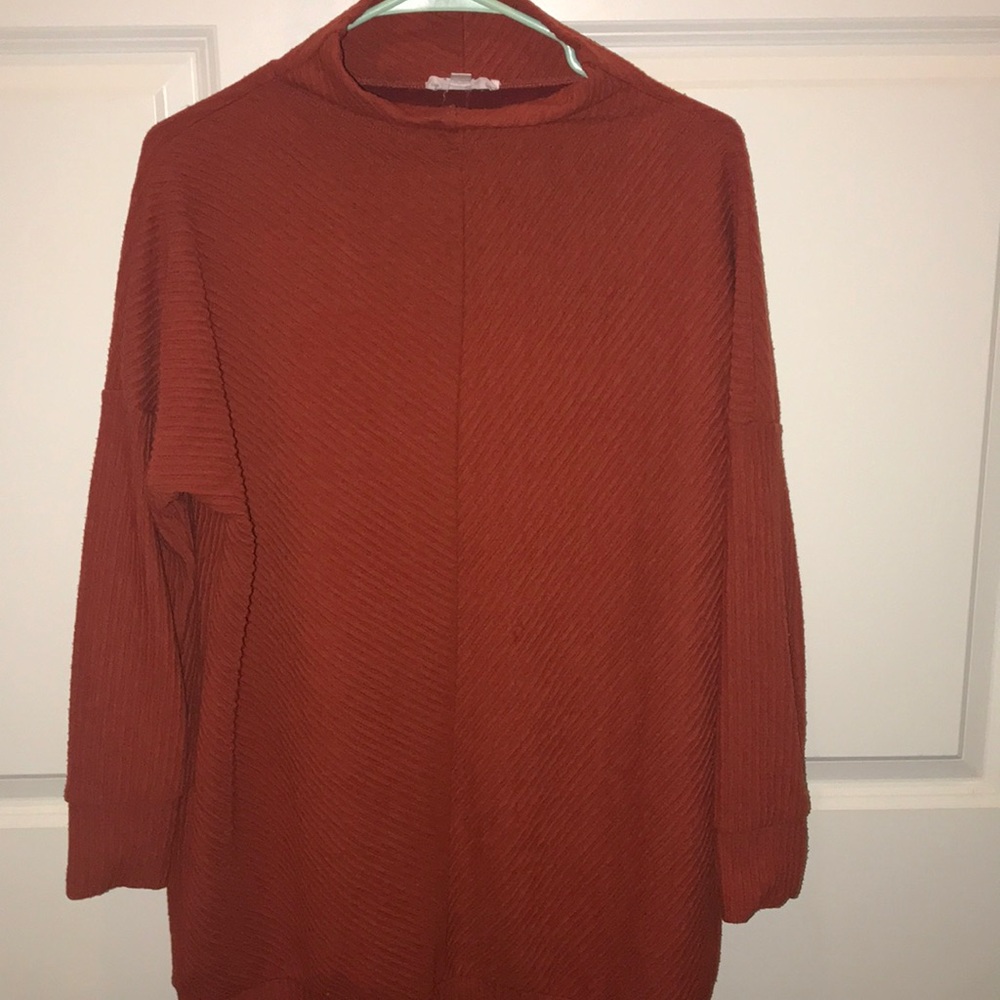 Burnt orange long turtleneck size M